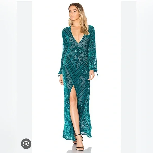 green emerald velvet dress Jadore: J24005
